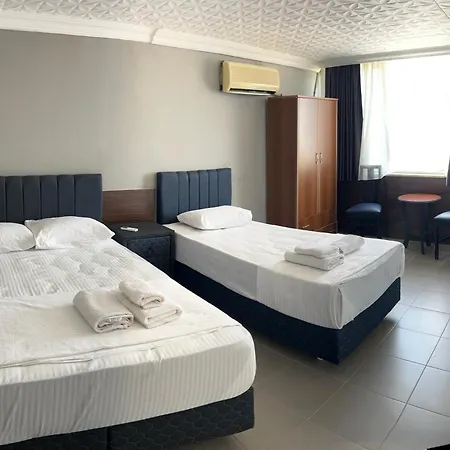 Hotel Grand *